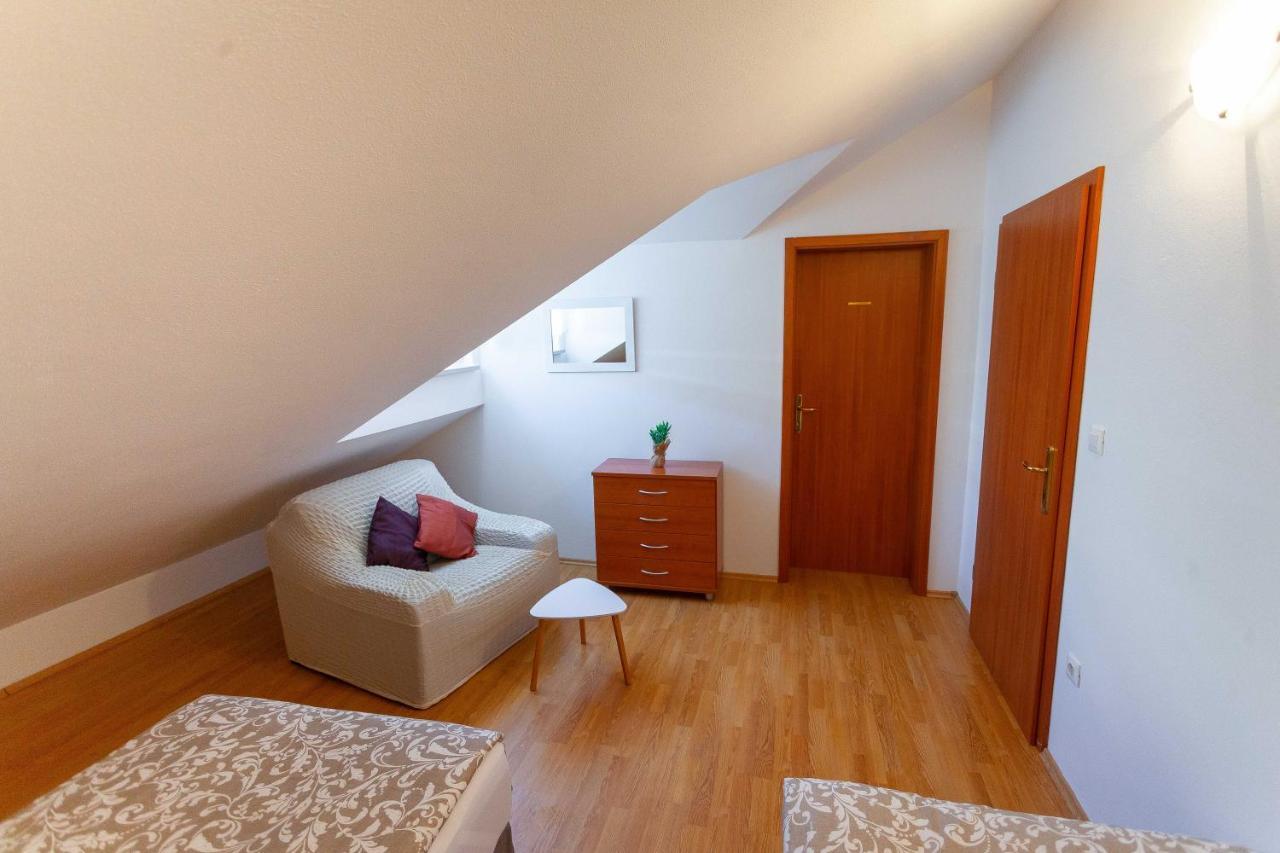 Apartment Jerry With Private Pool Milna  Buitenkant foto
