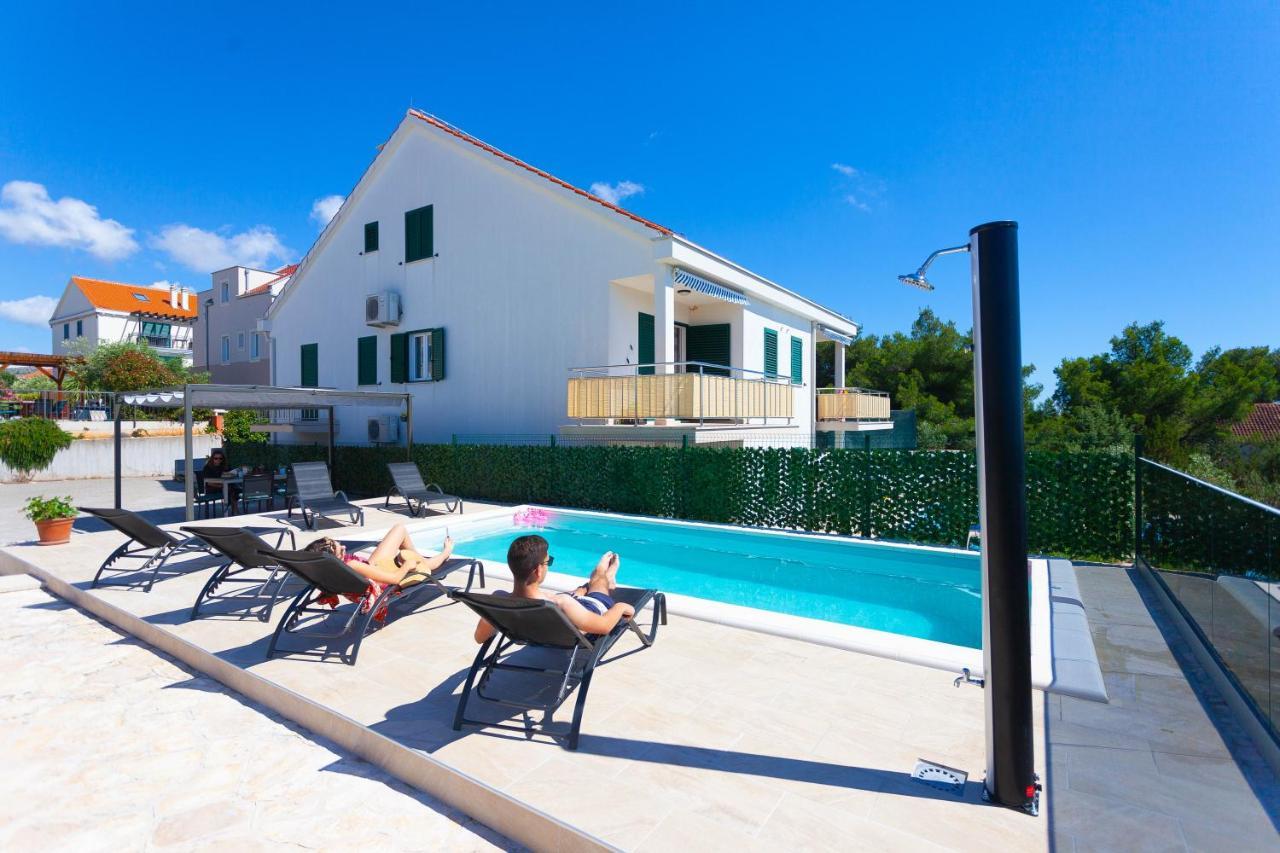 Apartment Jerry With Private Pool Milna  Buitenkant foto